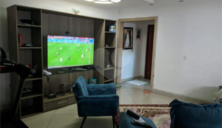 Sobrado à venda com 3 quartos, sendo 1 suíte,  em Jardim Vitória, Suzano, SP