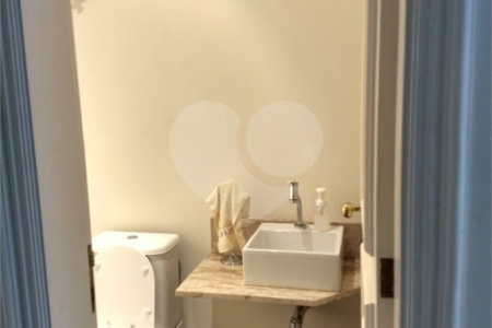 Apartamento à venda com 4 quartos, sendo 3 suítes, em Aclimação, São Paulo, SP