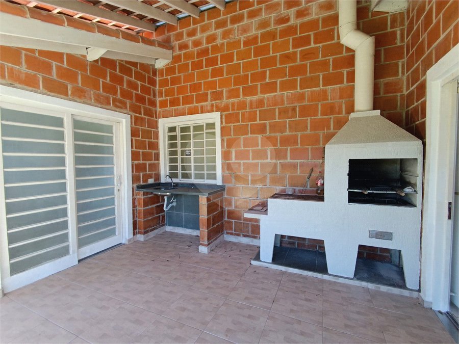 Chácara à venda com 4 quartos, sendo 1 suíte, em Vila Vilma (mailasqui), São Roque, SP