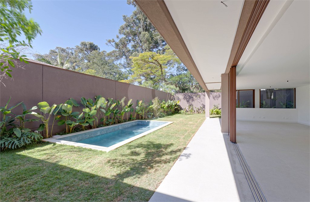 Casa à venda com 4 suítes no condomínio Casa Flora Badra, São Paulo - SP