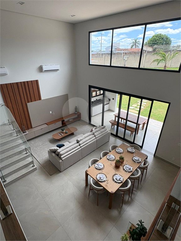 Casa à venda com 4 suítes no condomínio Portal dos Bandeirantes, Salto - SP
