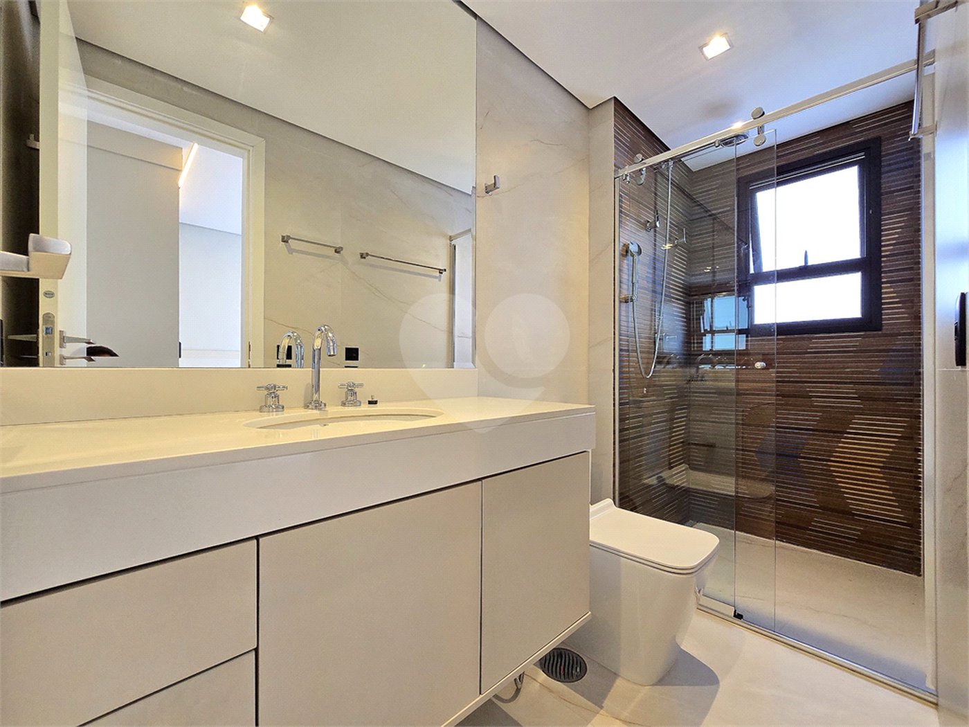 Apartamento à venda com 5 quartos, sendo 4 suítes, em Santa Cecília, São Paulo, SP
