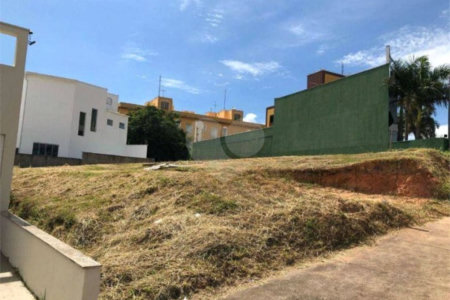 Terreno à venda no Centro, Vinhedo, SP