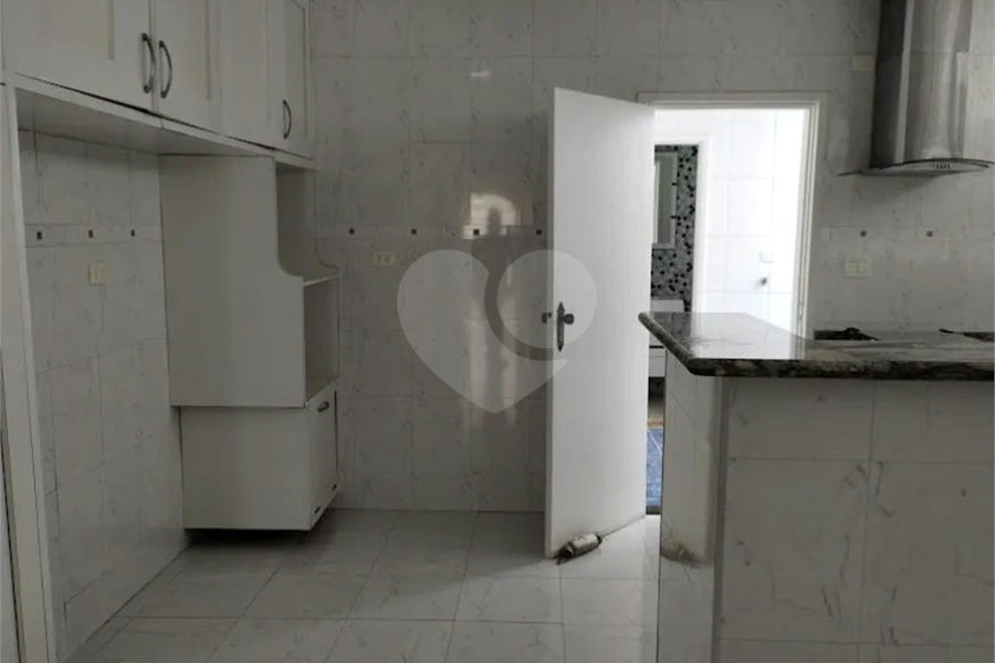 Casa à venda com 3 quartos, sendo 1 suíte,  em Vila Mariana, São Paulo, SP