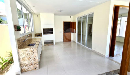 Casa à venda com 3 quartos, sendo 1 suíte, em Outerio da Glória, Porto Seguro, BA