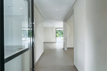 Casa à venda com 4 suítes no condomínio Villa dos Pinheiros, Indaiatuba - SP