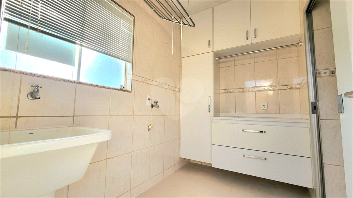 Casa à venda com 3 quartos, sendo 1 suíte, no condomínio Bouganville, Araraquara - SP