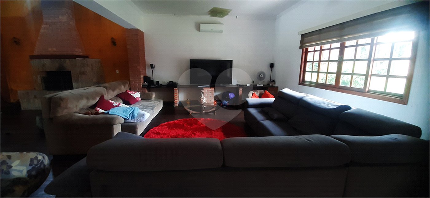 Casa à venda com 3 suítes no condomínio Chacarás Bela Vista, Mairiporã - SP