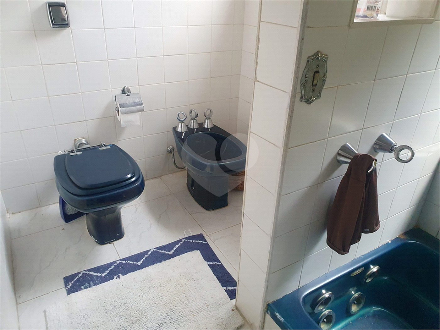 Casa à venda com 4 quartos, sendo 1 suíte, em Interlagos, São Paulo, SP
