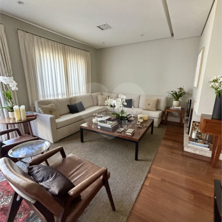 Casa à venda com 4 quartos, sendo 3 suítes, no condomínio Vila Carmel, São Paulo - SP