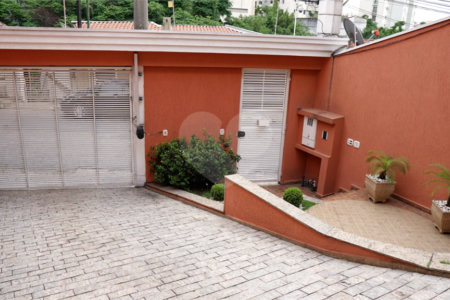 Sobrado à venda com 5 quartos, sendo 3 suítes,  em Santa Teresinha, São Paulo, SP