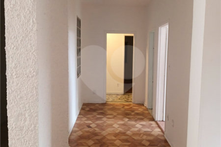 Casa à venda ou para alugar com 6 quartos, sendo 4 suítes,  em JARDIM GUEDALA, São Paulo, SP