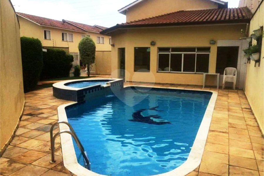 Casa à venda com 3 quartos, sendo 1 suíte, no condomínio Vila das Macieiras, São Paulo - SP