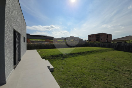 Casa à venda com 4 quartos, sendo 3 suítes, no condomínio Village Ipanema 2, Araçoiaba da Serra - SP
