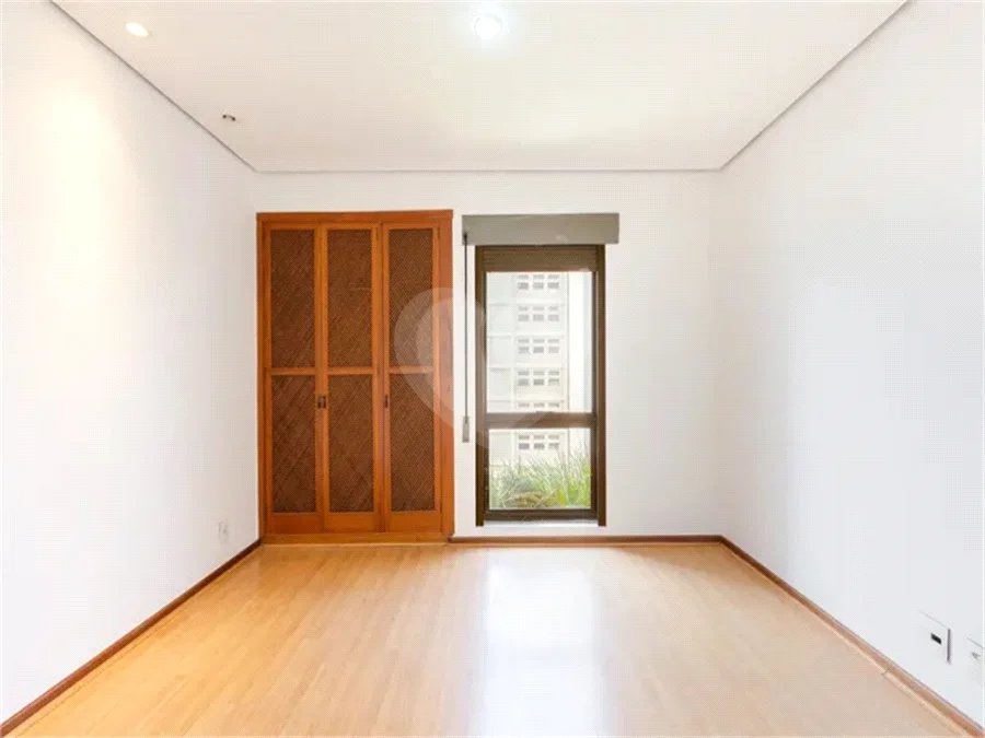 Apartamento à venda ou para alugar com 3 suítes em Real Parque, São Paulo, SP