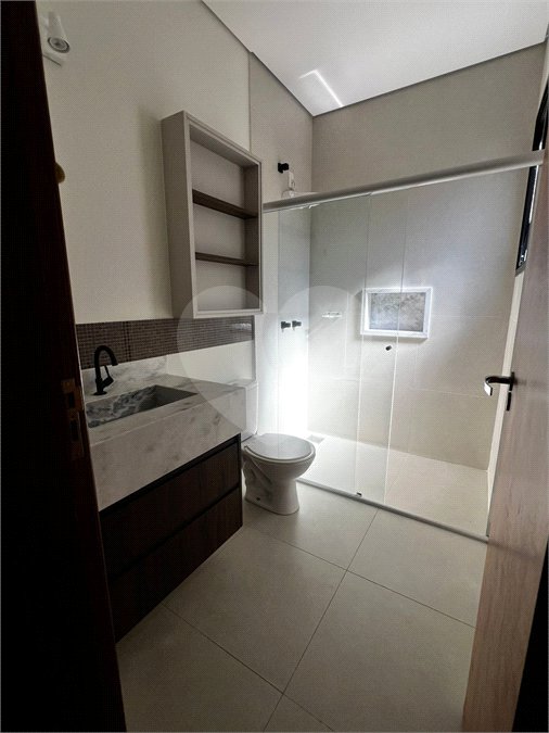 Casa à venda com 3 quartos, sendo 1 suíte,  no condomínio Village Moutonnée, Salto - SP
