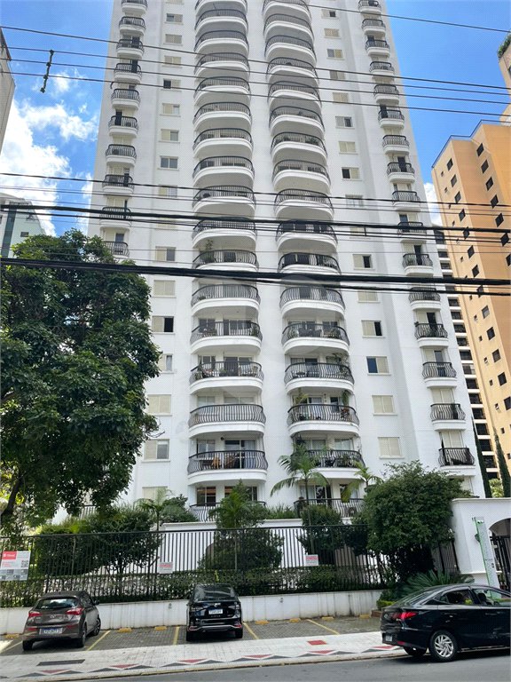 Apartamento para alugar com 3 quartos, sendo 1 suíte, em Indianópolis, São Paulo, SP