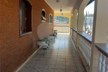 Casa à venda com 3 quartos, sendo 1 suíte, no Centro, Vinhedo, SP