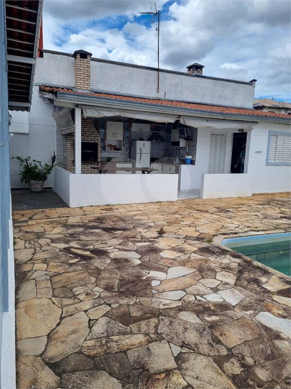 Casa à venda com 4 quartos, sendo 1 suíte, no condomínio Parque Ibiti do Paço, Sorocaba - SP