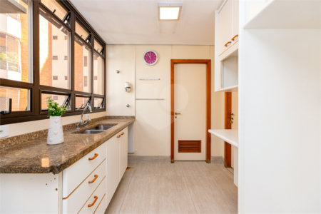 Apartamento à venda com 4 quartos, sendo 2 suítes, em Brooklin, São Paulo, SP