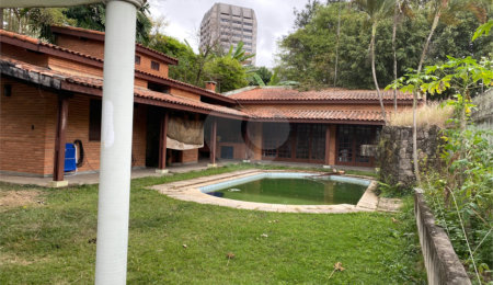 Sobrado à venda com 4 suítes em Alto da Boa Vista, São Paulo, SP