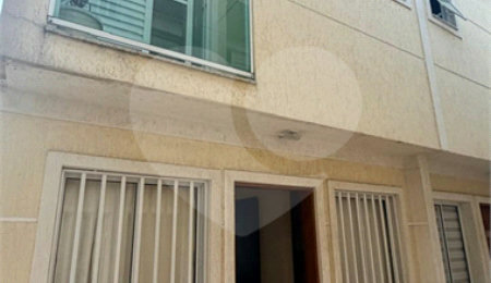 Casa à venda com 2 suítes no condomínio Residencial Real North Pedro, São Paulo - SP