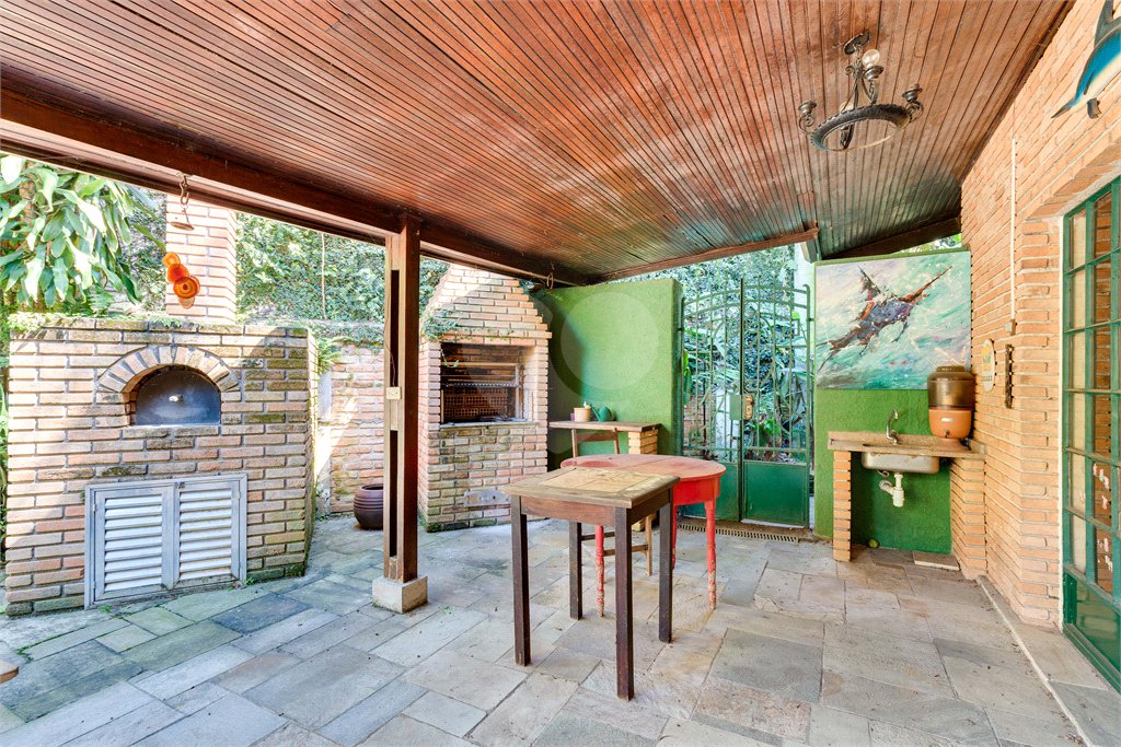 Casa à venda com 4 quartos, sendo 1 suíte,  em Jardim Marajoara, São Paulo, SP