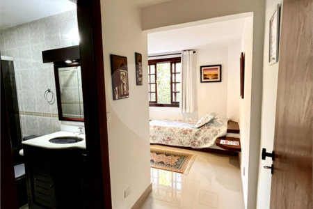 Casa à venda com 6 quartos, sendo 5 suítes,  em Alto de Búzios, Armação dos Búzios, RJ