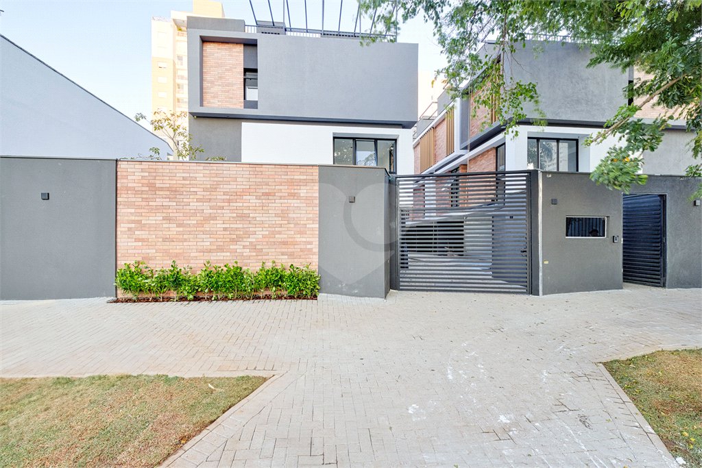 Casa à venda com 3 quartos, sendo 1 suíte, no condomínio Cube Villa, São Paulo - SP