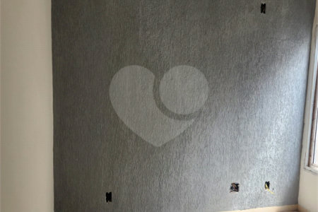 Casa à venda com 3 quartos, sendo 2 suítes, no condomínio Sollares, Araraquara - SP