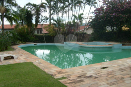 Casa à venda ou para alugar com 4 quartos, sendo 2 suítes,  no Centro, Vinhedo, SP