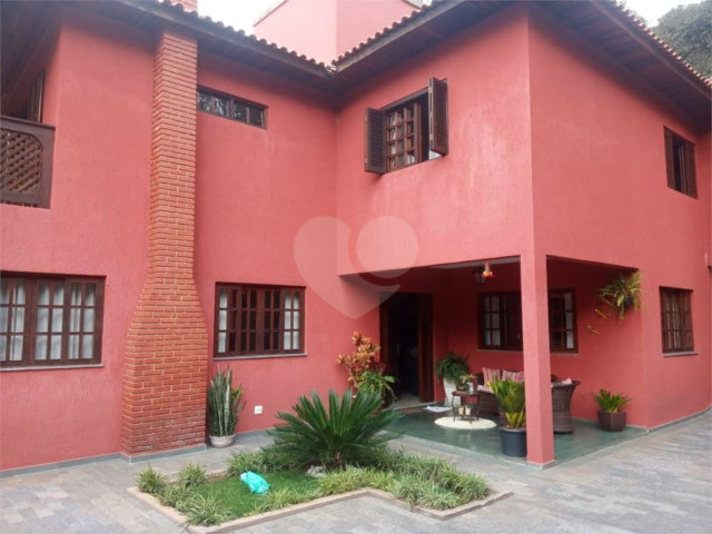 Casa à venda com 3 quartos, sendo 2 suítes,  no condomínio Alpes da Cantareira, Mairiporã - SP