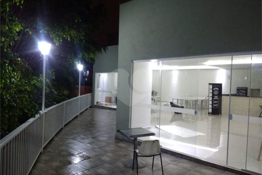 Casa à venda com 5 quartos, sendo 4 suítes, no condomínio Village St. Louis, São Paulo - SP