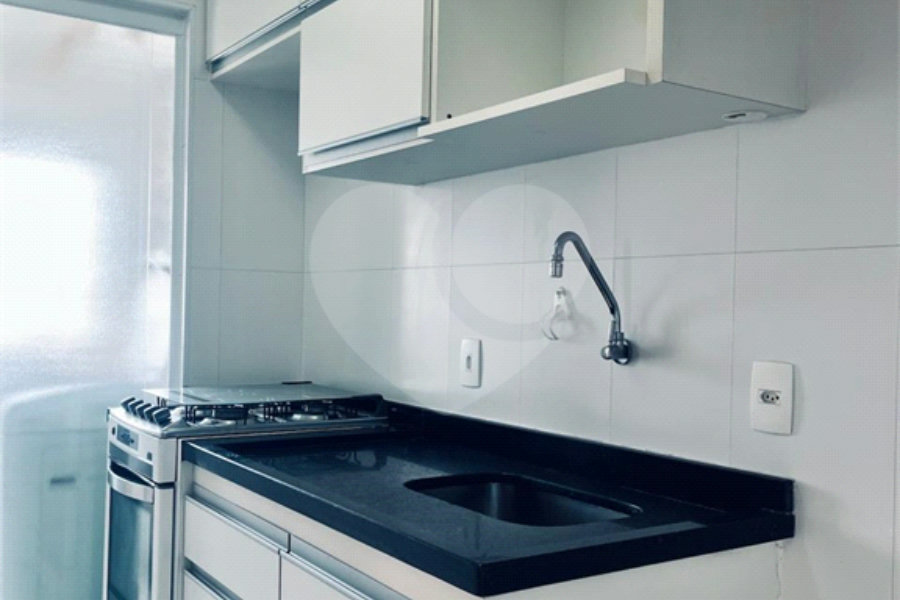 Apartamento à venda com 2 quartos em Parque Maria Domitila, São Paulo, SP