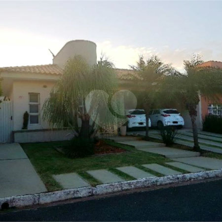 Casa à venda com 4 quartos, sendo 1 suíte, no condomínio Residencial Esplanada, Salto - SP