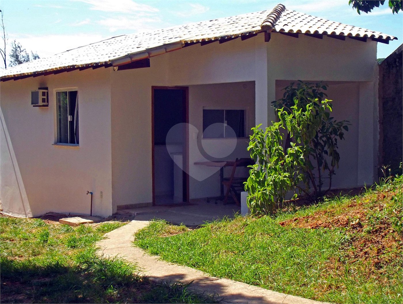 Hotel à venda com 12 quartos, sendo 13 suítes,  em Alto de Búzios, Armação dos Búzios, RJ