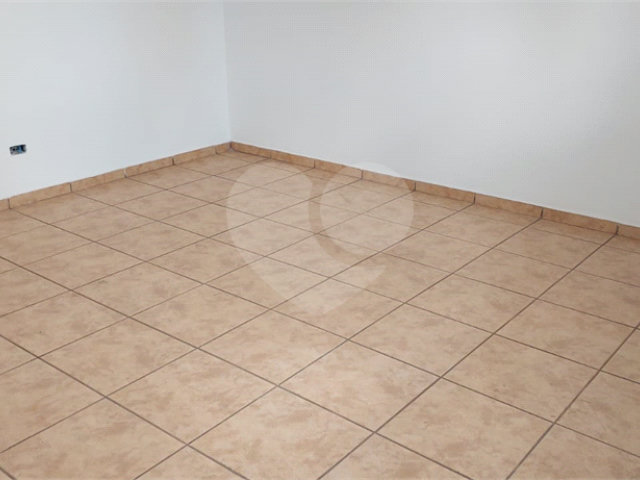 Sobrado à venda com 3 quartos, sendo 2 suítes,  em Vila Paulicéia, São Paulo, SP