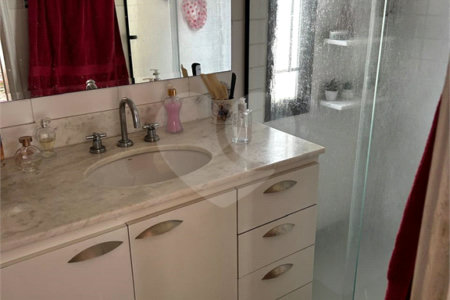Apartamento à venda com 3 quartos, sendo 1 suíte,  em Vila Andrade, São Paulo, SP