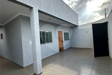 Casa à venda com 3 quartos, sendo 2 suítes, em Residencial Ponta Porã I, Ponta Porã, MS