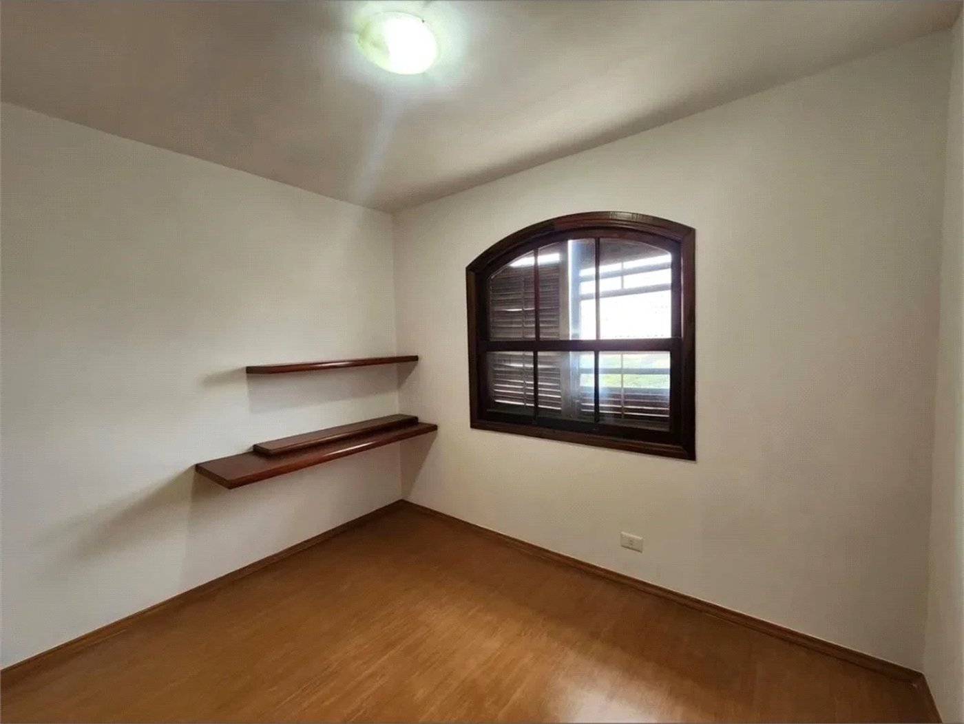 Casa à venda com 3 quartos, sendo 1 suíte,  em Jardim Celeste, São Paulo, SP