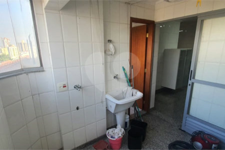 Apartamento à venda com 3 quartos, sendo 1 suíte, em Vila Paulicéia, São Paulo, SP