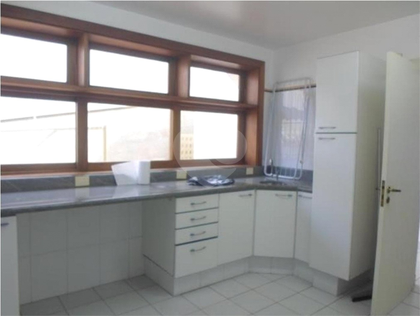 Casa à venda com 3 suítes em Nova Gardênia, Atibaia, SP