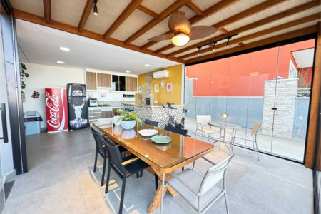 Casa à venda com 3 suítes no condomínio Terras de São Francisco, Vinhedo - SP