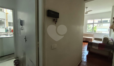 Apartamento à venda com 2 quartos, sendo 1 suíte,  em Lagoa, Rio de Janeiro, RJ