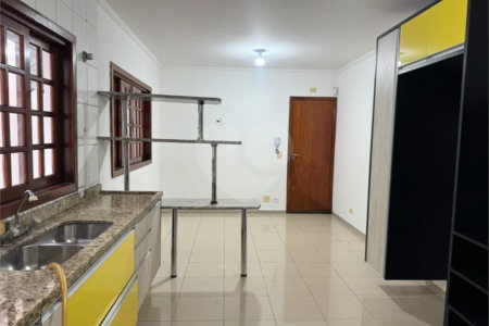 Sobrado à venda ou para alugar com 3 suítes em Vila Sônia, São Paulo, SP