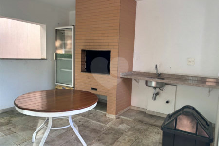 Apartamento à venda com 3 suítes em Vila Suzana, São Paulo, SP