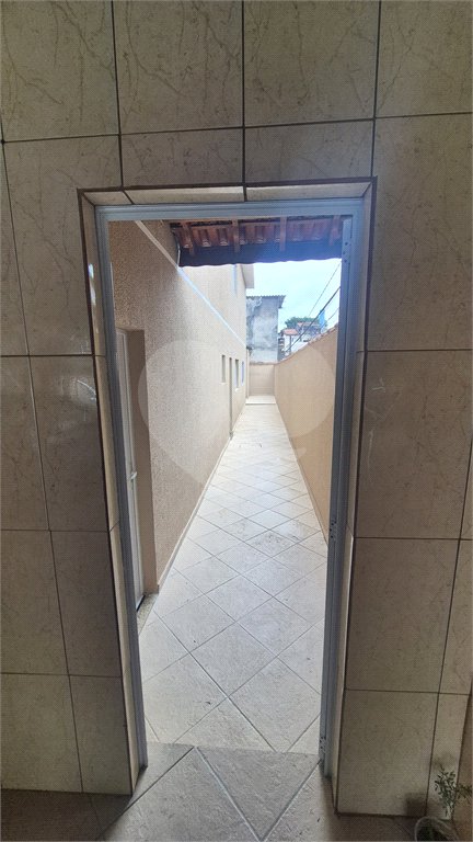 Sobrado à venda com 3 quartos, sendo 1 suíte, em Jardim Las Vegas, Santo André, SP