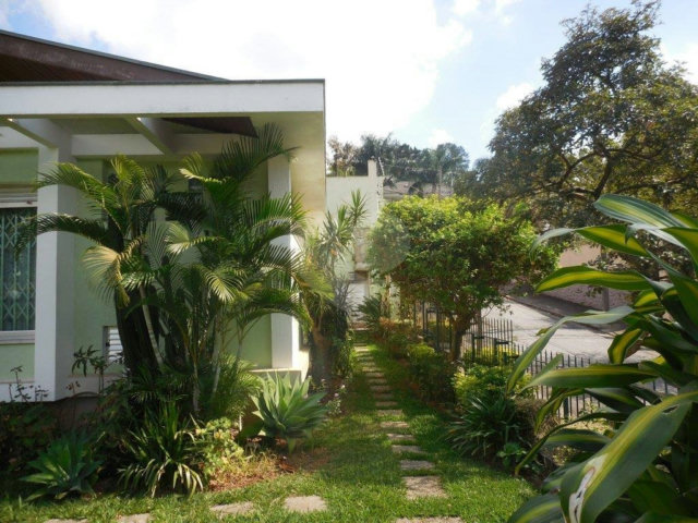 Casa Térrea à venda com 4 quartos, sendo 2 suítes,  em Jardim Floresta, São Paulo, SP