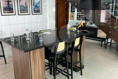 Casa à venda com 2 suítes no condomínio Residencial, Mogi das Cruzes - SP