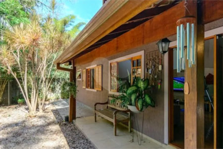 Casa à venda com 4 quartos, sendo 2 suítes,  em Granja Viana, Cotia, SP